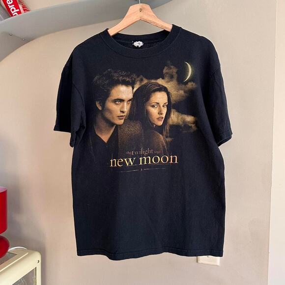 Vintage Twilight New Moon Movie Shirt - Picture 1 of 5